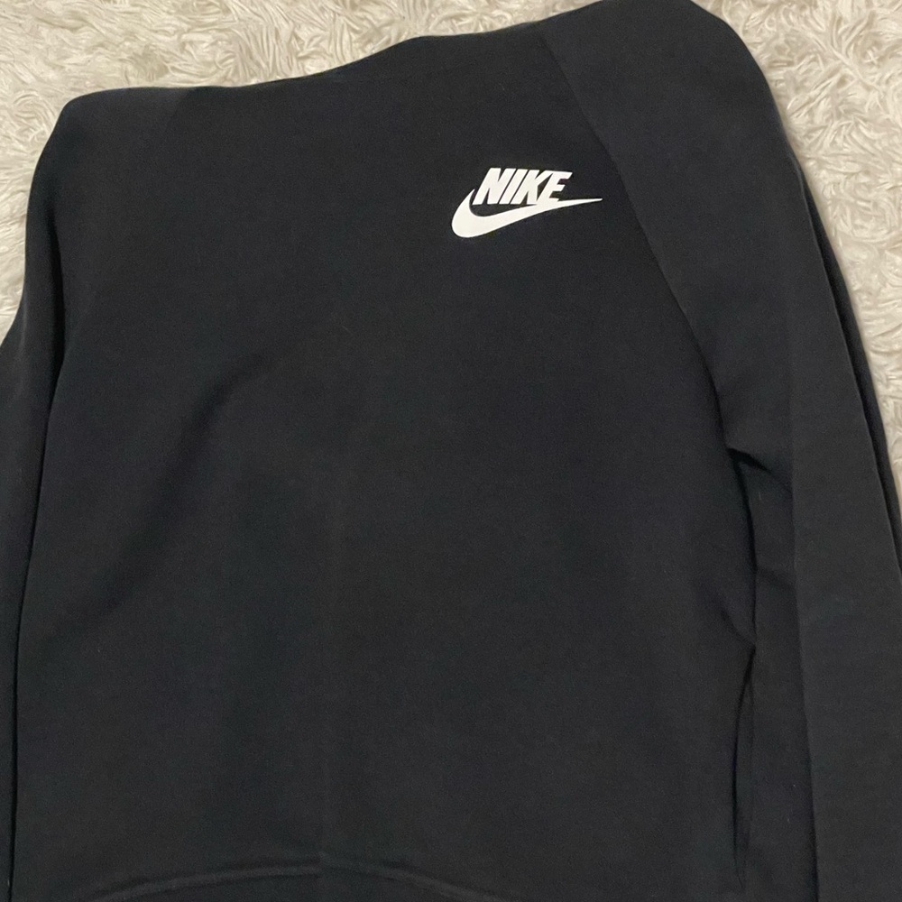 NIKE SWEAT SHIRT